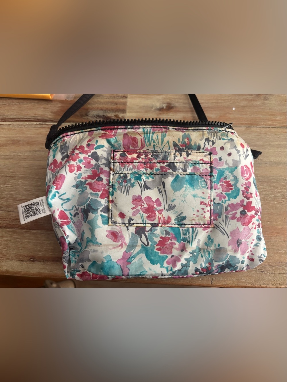 Small Vera Bradley Black Quilted Wristlet Zip Pouch Wallet ID Card Holder Floral - Picture 5 of 6